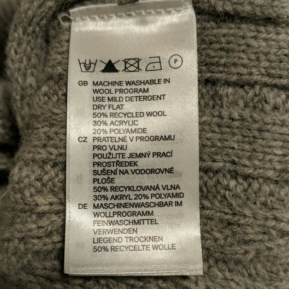 H&M Women’s Gray Wool Sweater Dress Size Small EUC - Picture 8 of 8